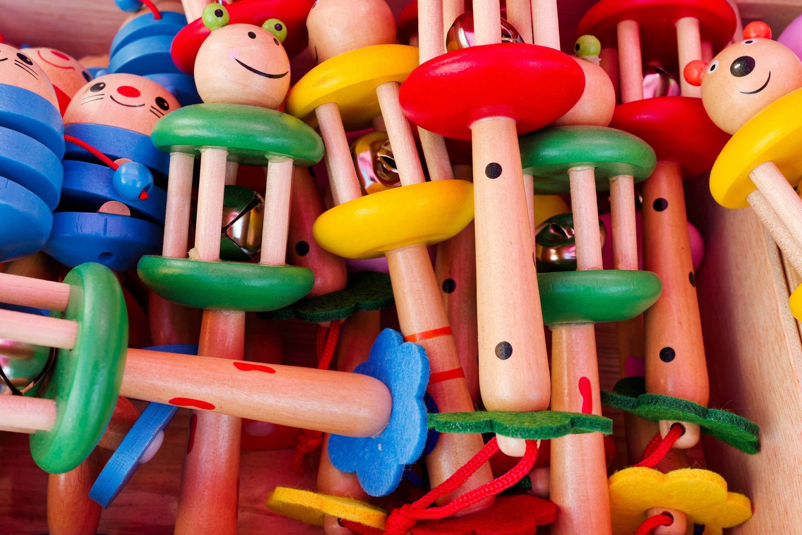 Comparison of traditional chew toys versus modern puzzle-based dental toys