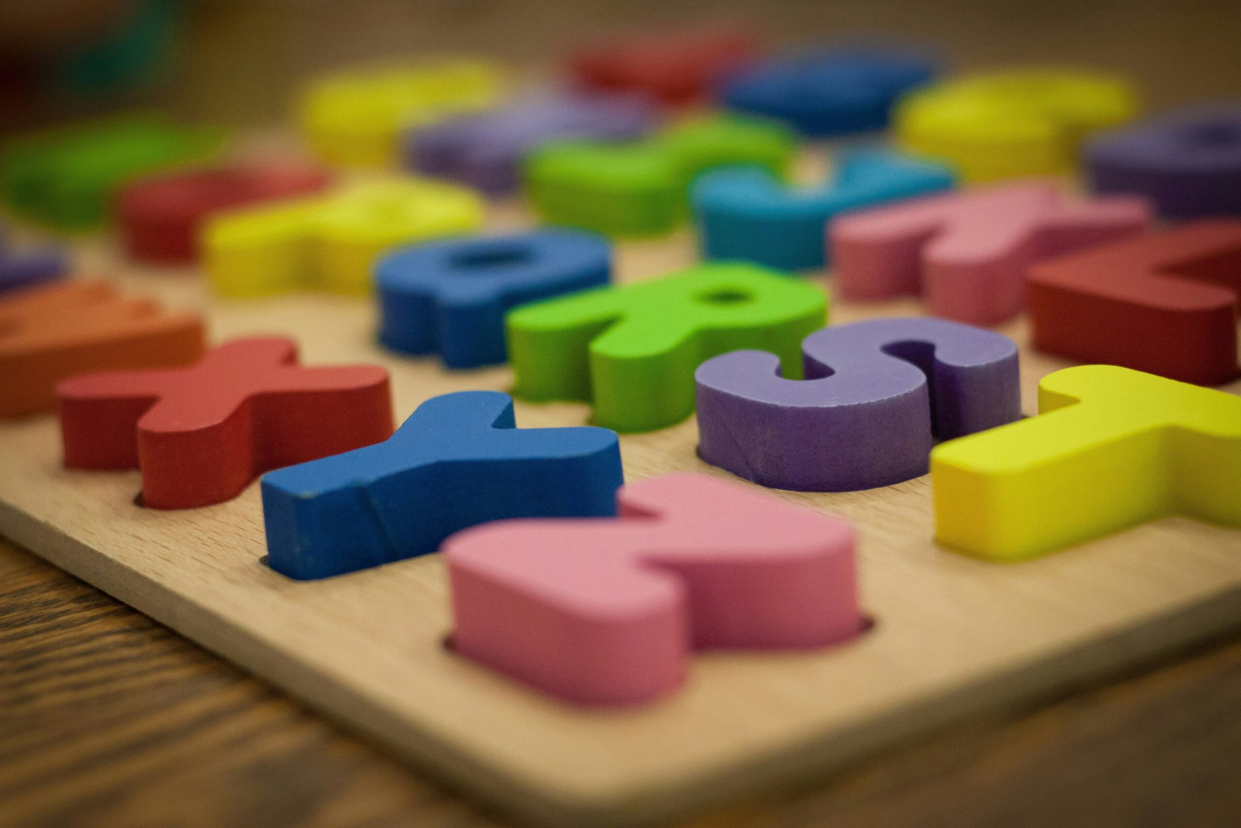 Infographic showing steps to choose the right puzzle-based dental toy